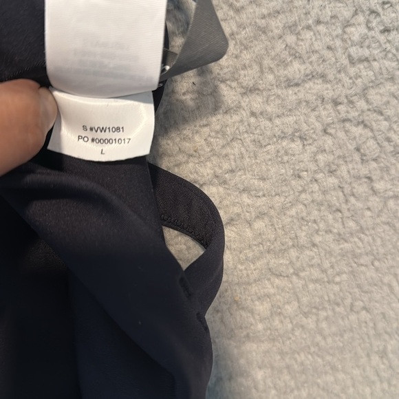 Vuori Evolve Square Neck Sports Bra Pool Black Size Large. - Picture 7 of 8